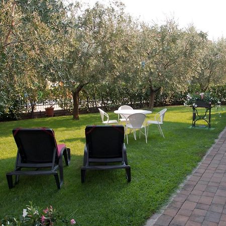 Appartamenti Villa Adriana Torbole Sul Garda Екстериор снимка