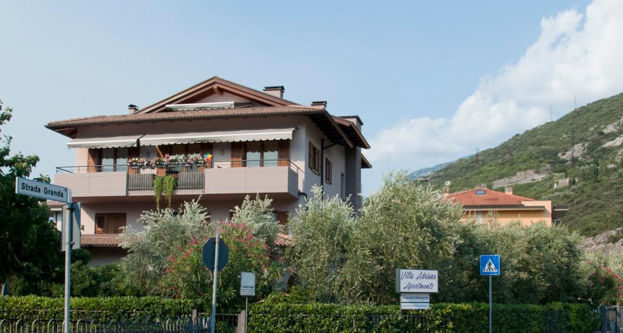 Appartamenti Villa Adriana Torbole Sul Garda Екстериор снимка